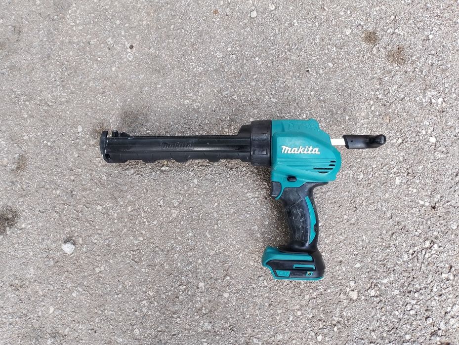 Акумулаторен пистолет за силикон Makita 18волта