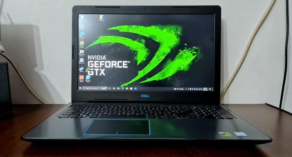 Laptop Gaming /i7-8750H cu 12 nuclee/ GTX 1050Ti/16 Gb Ram/ SSD + HD