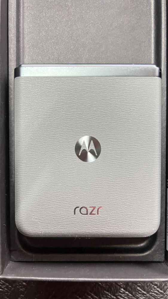Motorola Razr 40 flip ca nou!