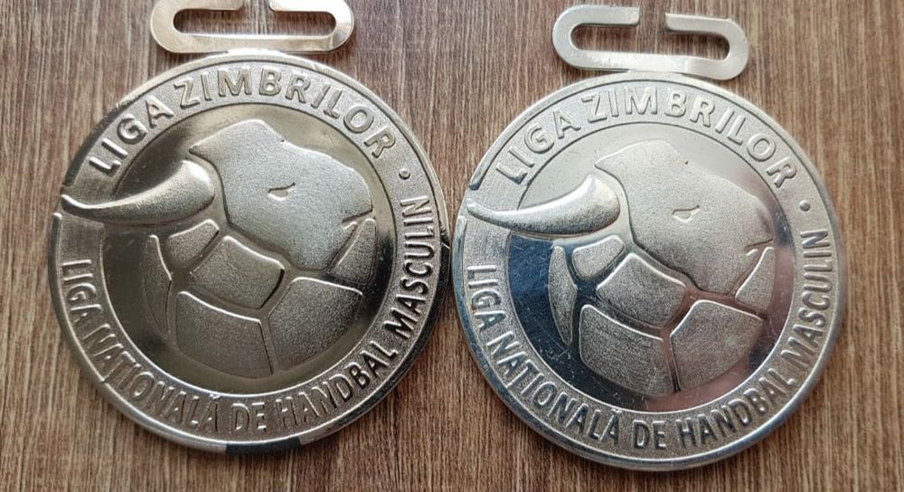 Doua medalii Liga Zimbrilor, liga nationala de handbal masculin.