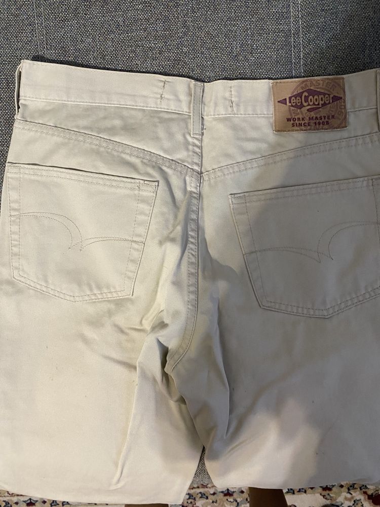 Продам мужские летние,  белые брюки компании Lee
