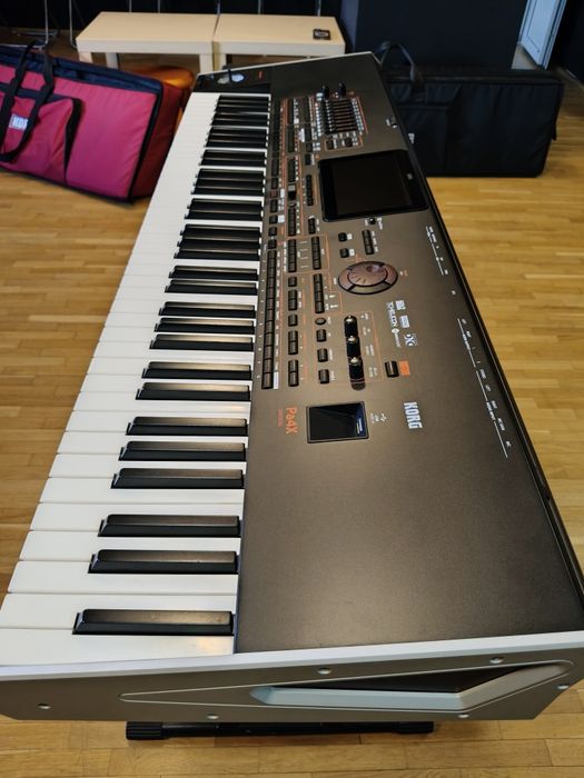 Vând korg Pa4x in stare impecabila