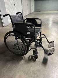Инвалидна количка с тоалетна функция.