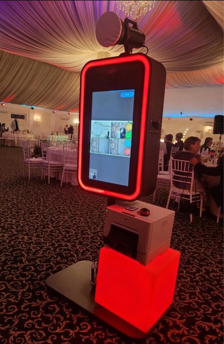 Fum greu, gheață carbonică, artificii, dansatoare oriental, ursitoare