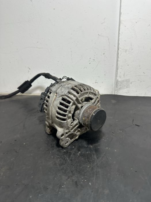 Alternator Volkswagen Vw Passat B6 1.9 TDI BKC BXE BLS Golf 5
