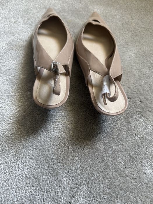 Pantofi noi Andre din piele naturala 36