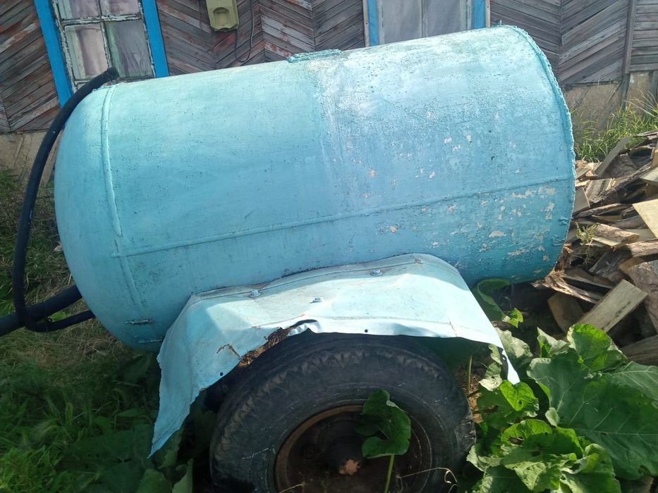 Продам бочку на колесах