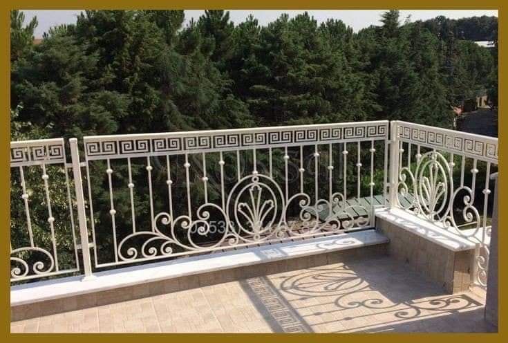 Balcoane si balustrade