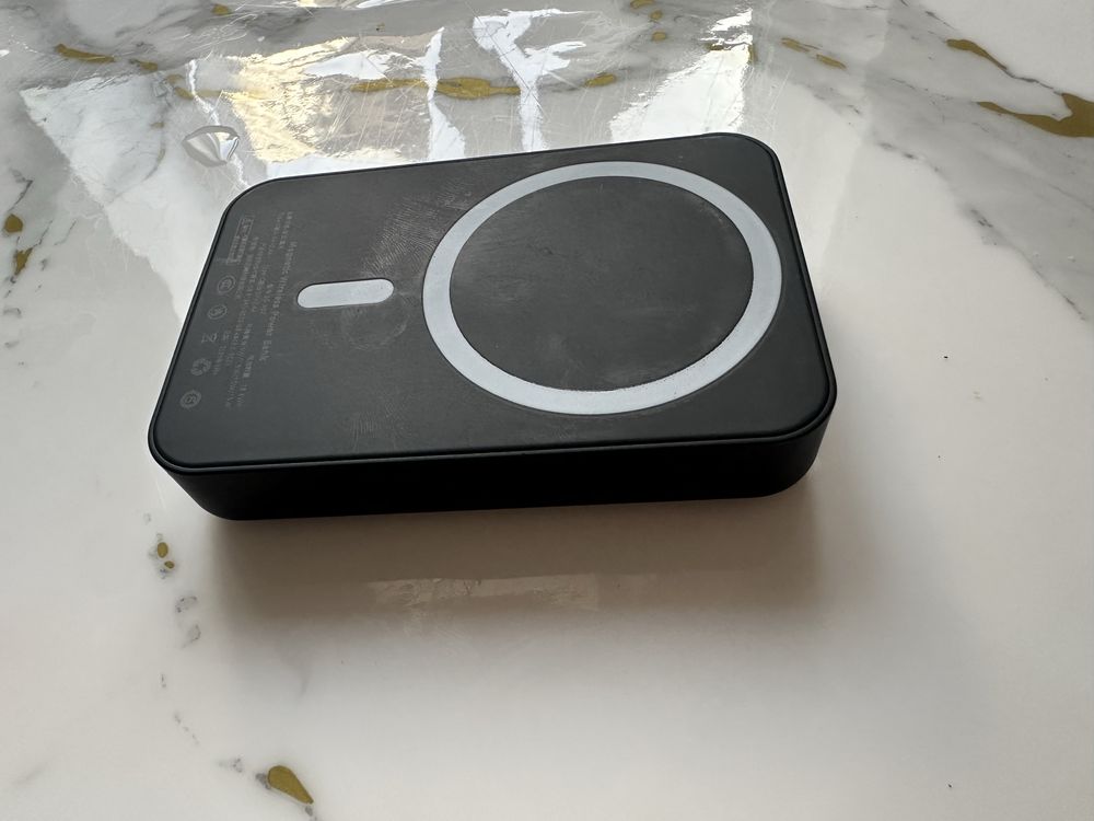Продаю Magnetic Wireless Power Bank(1в 1 как оригинал)