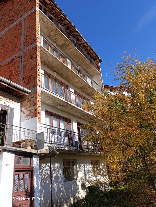 Продавам 5-етажна къща в село Кутела, обл. Смолян