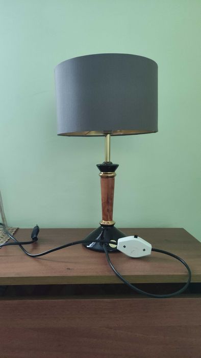 Немска порцеланова настолна лампа декорирана с 22 карата злато