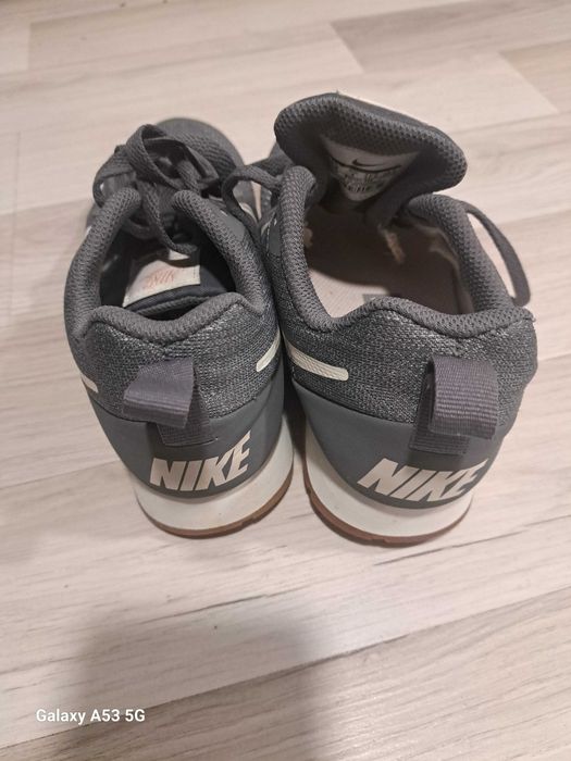 Дамски обувки Nike MD Runner 2