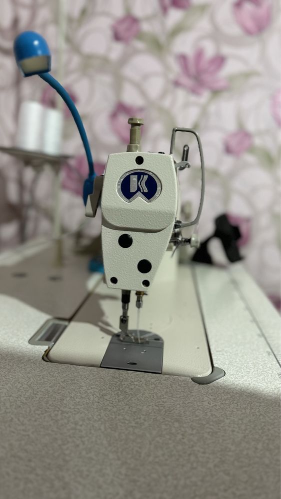 Продам промышленную швейную машину Jack 8720