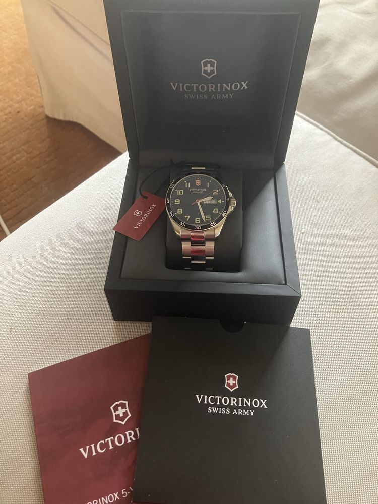Оригинален мъжки часовник Victorinox SwissArmy