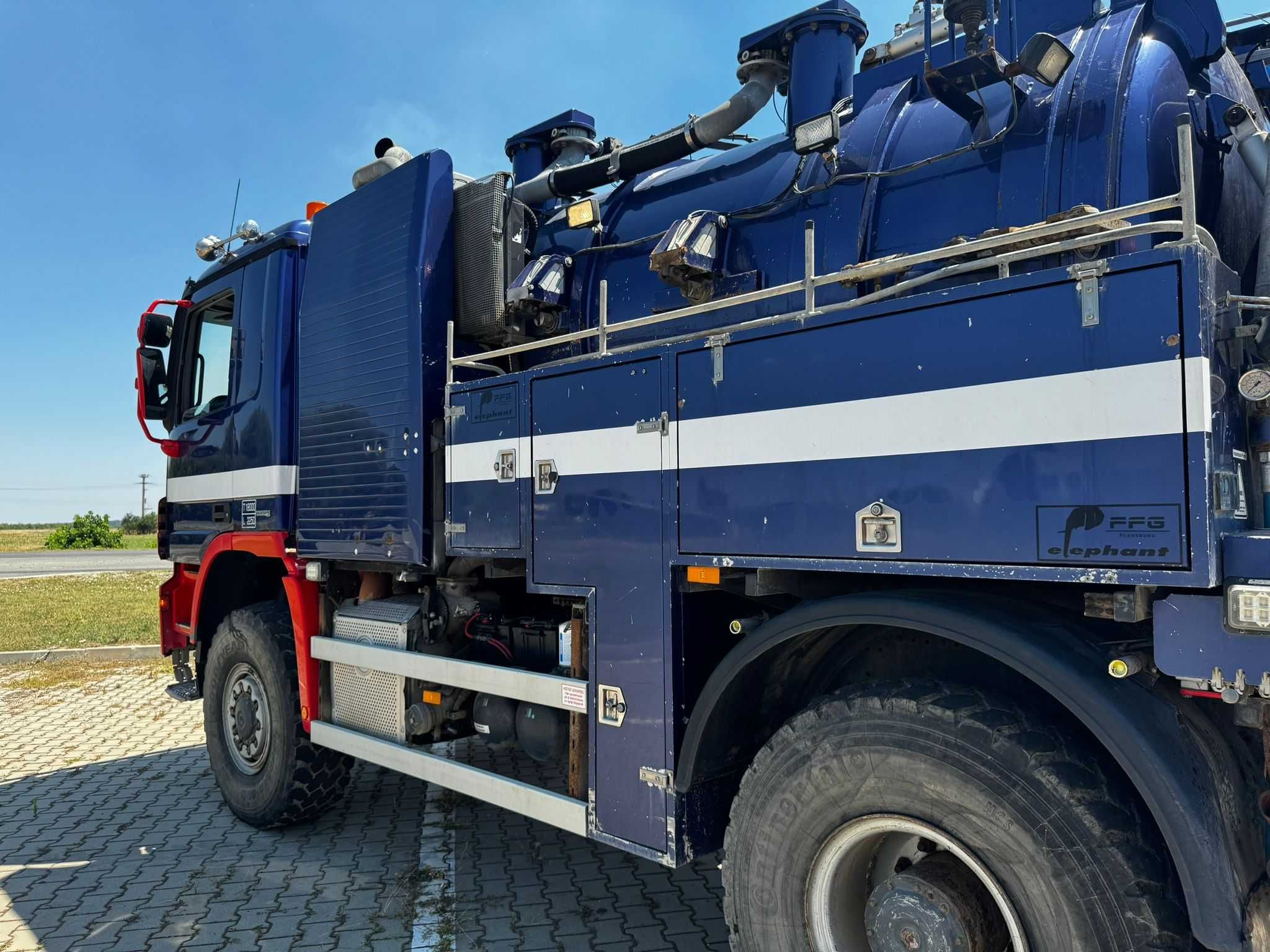 Vand Mercedes Actros  4X4 Elephant vidanja / sistem desfundare/