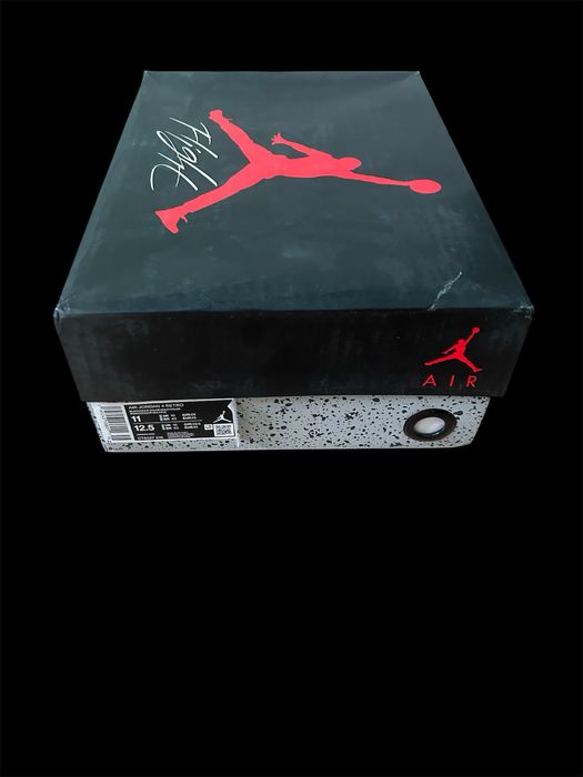 Jordan 4 Red Thunder