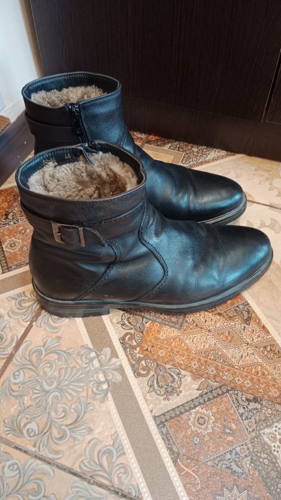 Продам зимную мужскую ботинку