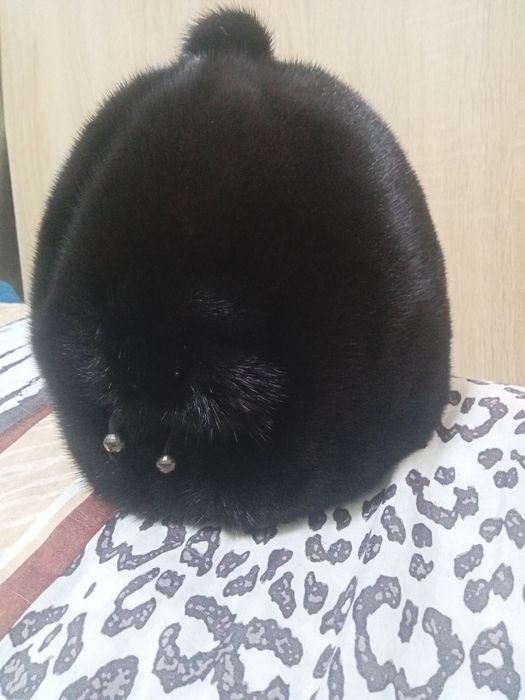 Продам норковую шапку женскую