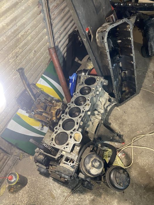 Долница M52B25 оборудвана