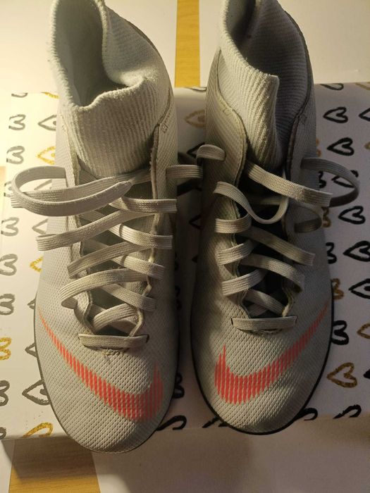 Ghete de fotbal Nike Mercurial stare perfectă mărimea 39