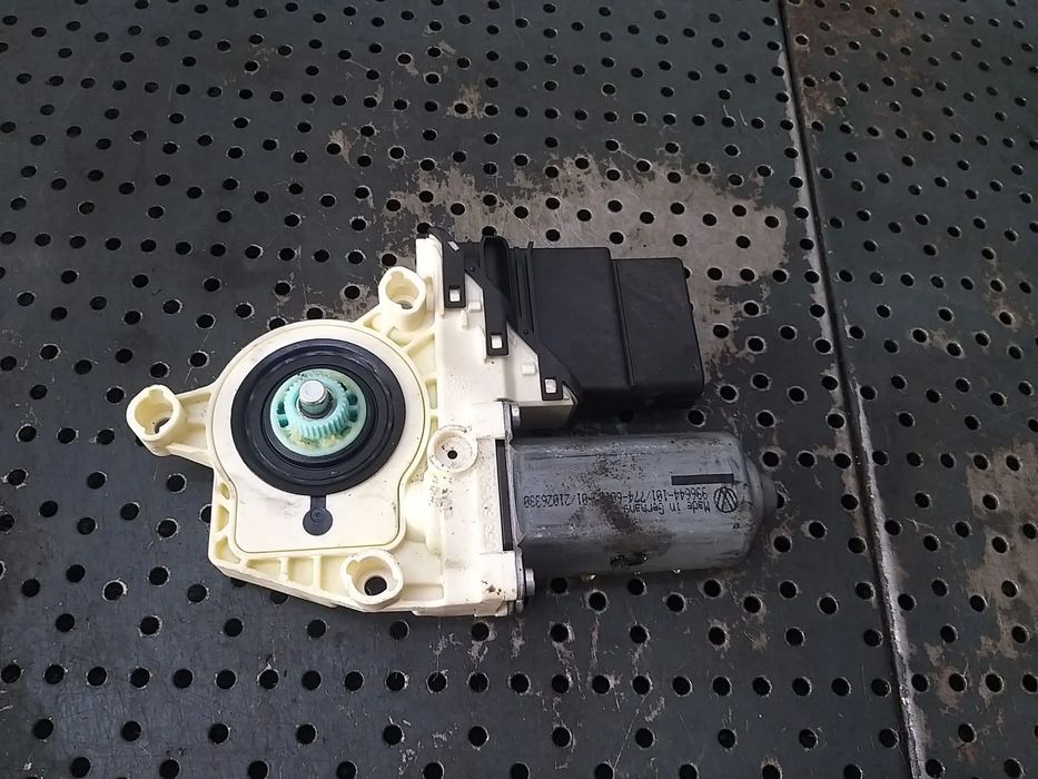 Motoras macara stanga spate seat leon 1p 1k0959703g 996644101