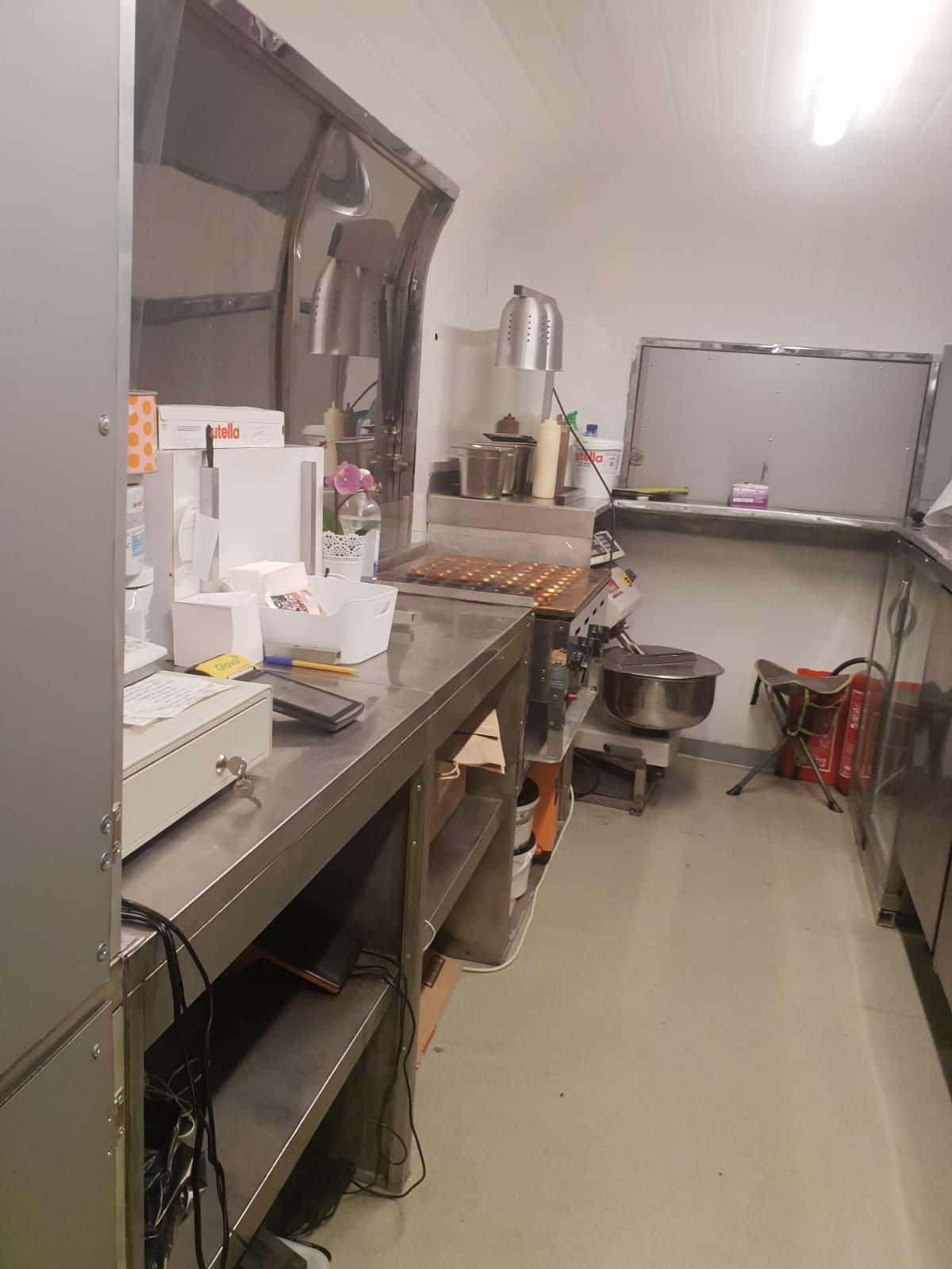2 rulote food truck (Afacere la cheie)