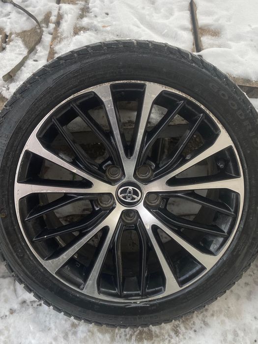 Продам шины 235/45 р18