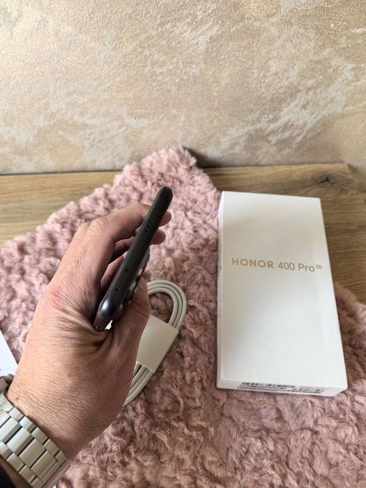 В гаранция от Технополис Honor 400 pro!