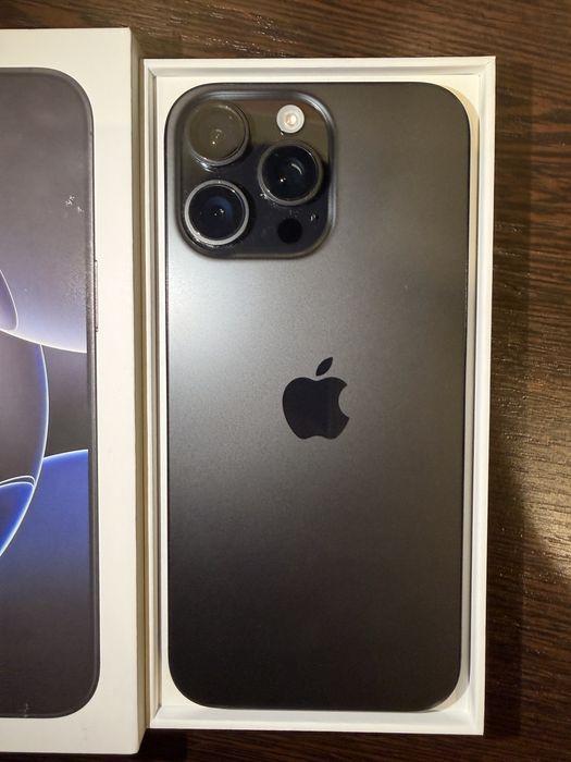 iPhone 16 Pro Max — 512 GB — Black Titanium