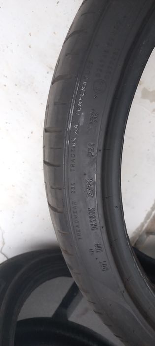 235 35 20 ПИРЕЛИ 2бр. Като нови Дот23