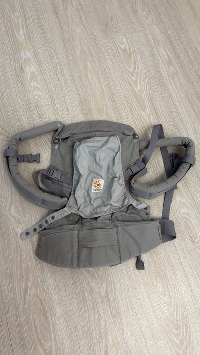 Marsupiu Ergobaby