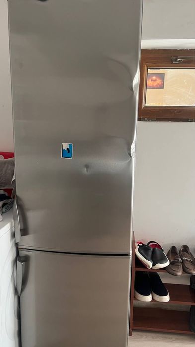 Холодильник б/у. Работает хорошо, всё как на фото.