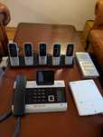 Телефонна централа Gigaset DX800A заедно със 5 слушалки и домофон