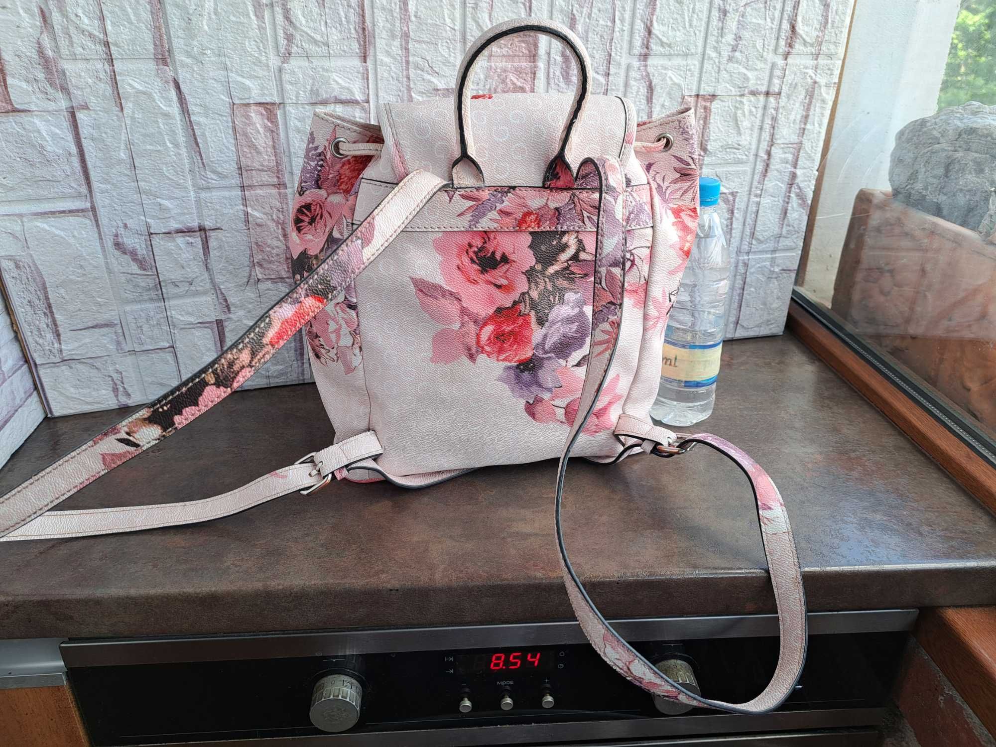 дамска раница Guess розова чанта,гес