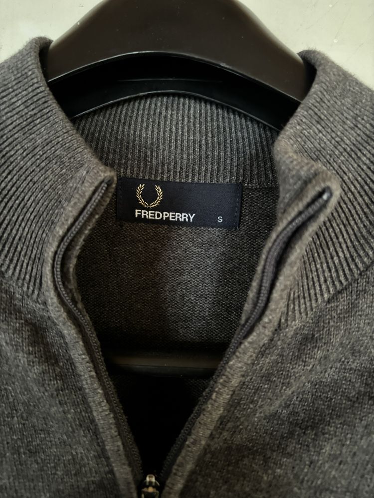 Fred Perry жилетка S