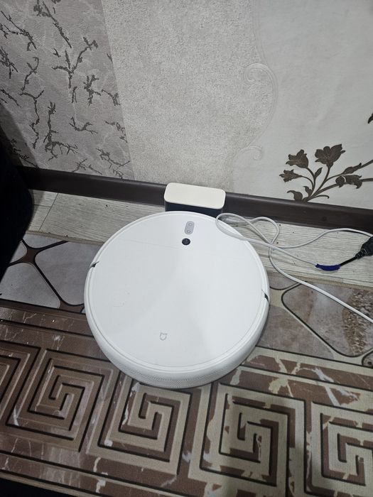 Продам робот пылесос состояние рабочее