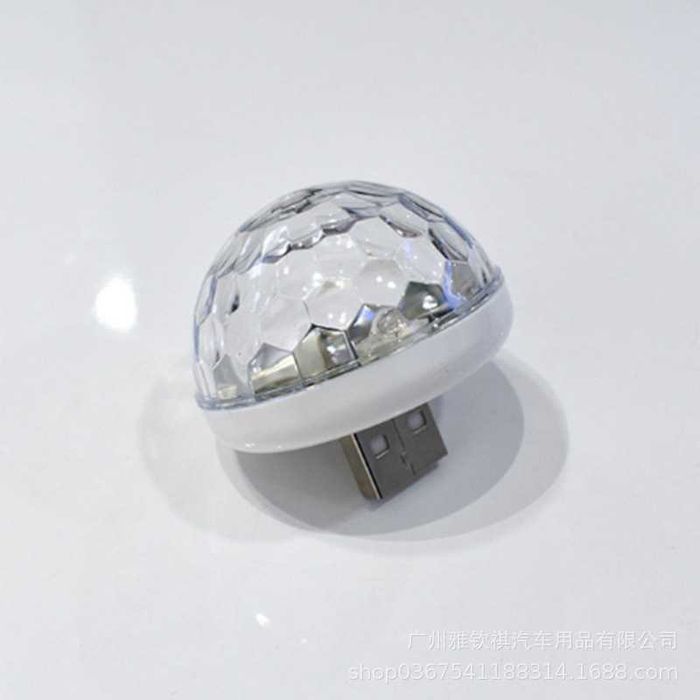 Светеща диско топка с USB порт за включване към автомобил, телефон.
