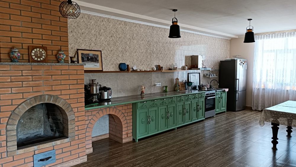 Sijjakda 3 qavatli yangi dacha sotiladi!