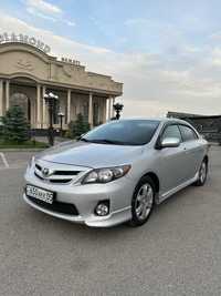 Toyota carolla 2013 год