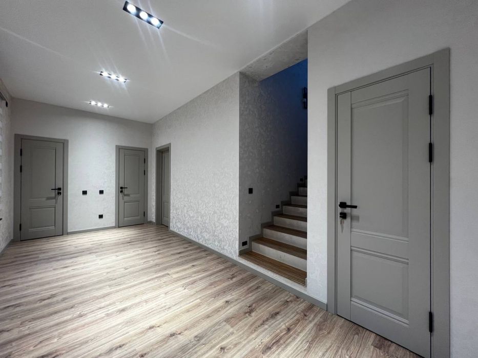 2.7сот 240м2 ТТЗ Дурмень 4 санузла 5 комнат