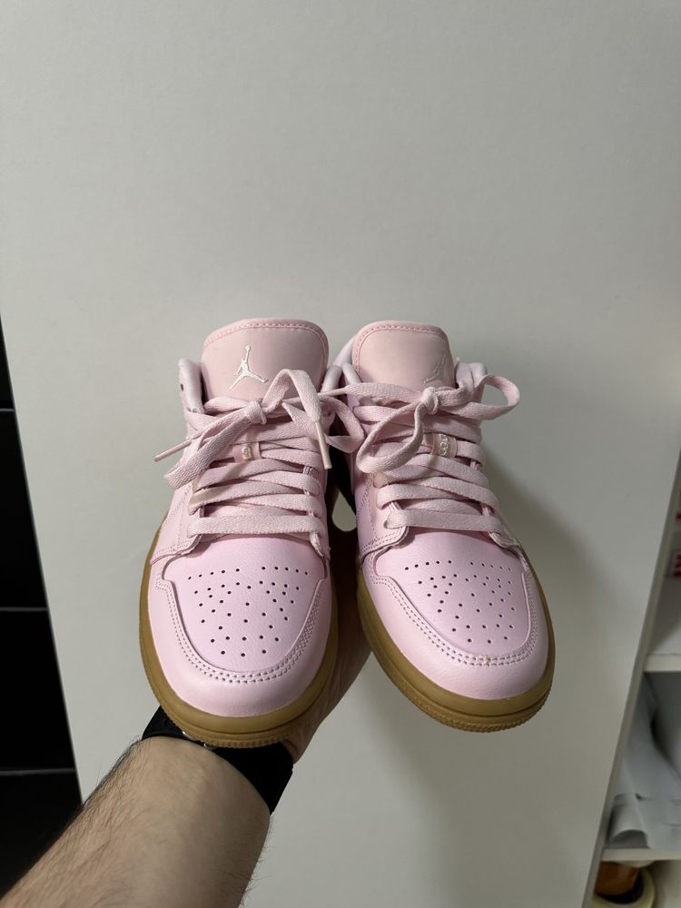 Jordan 1 Low Arctic Pink Gum