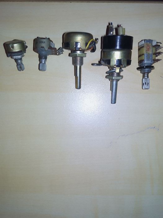 5 potentiometre profesionale Alps în stare foarte buna