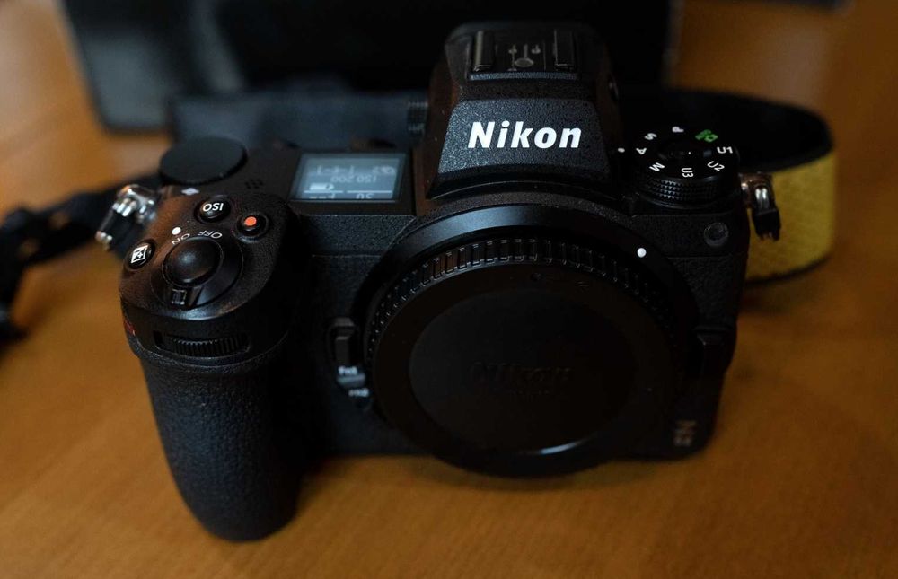 Продавам Nikon Z6II + батерия + зарядно