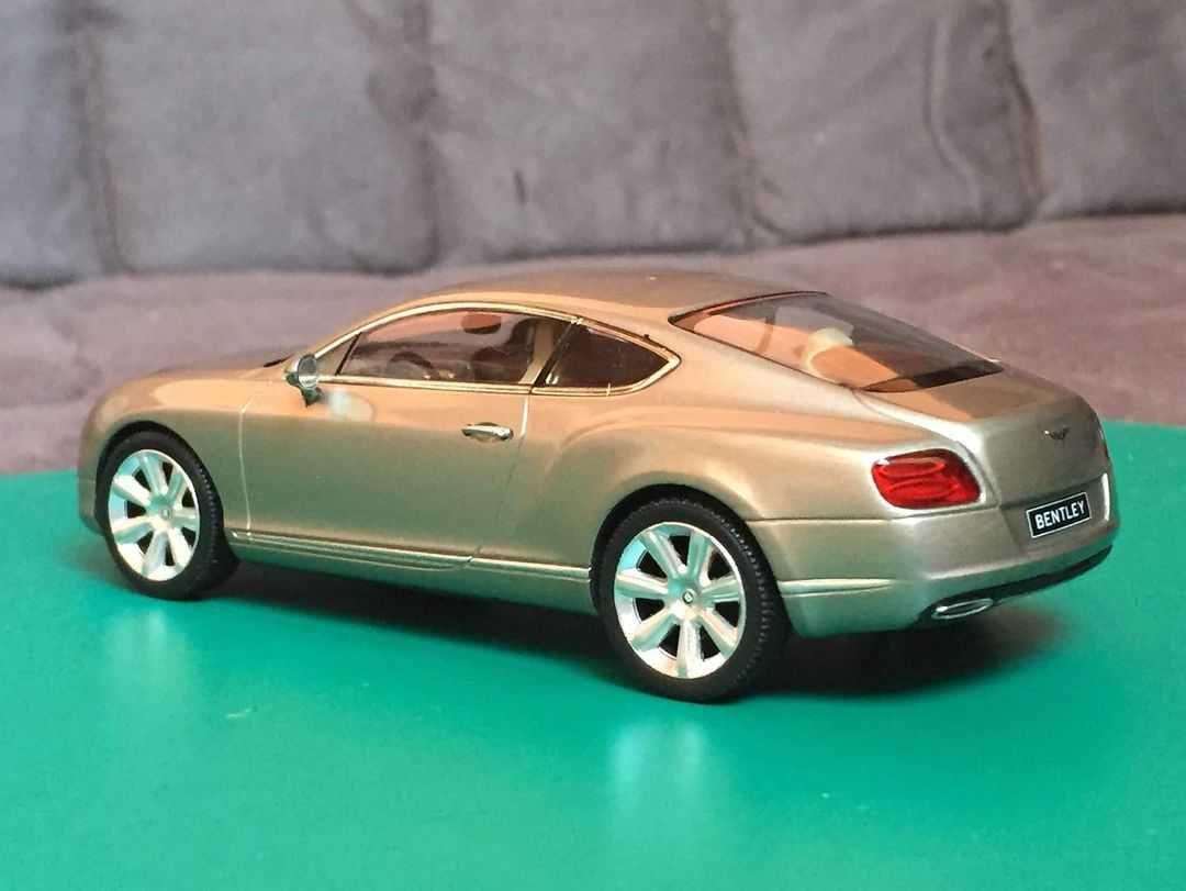 1/43 macheta Bentley Continental GT - minichamps metal