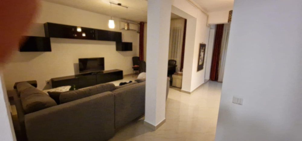 Apartament  3 camere de inchiriat