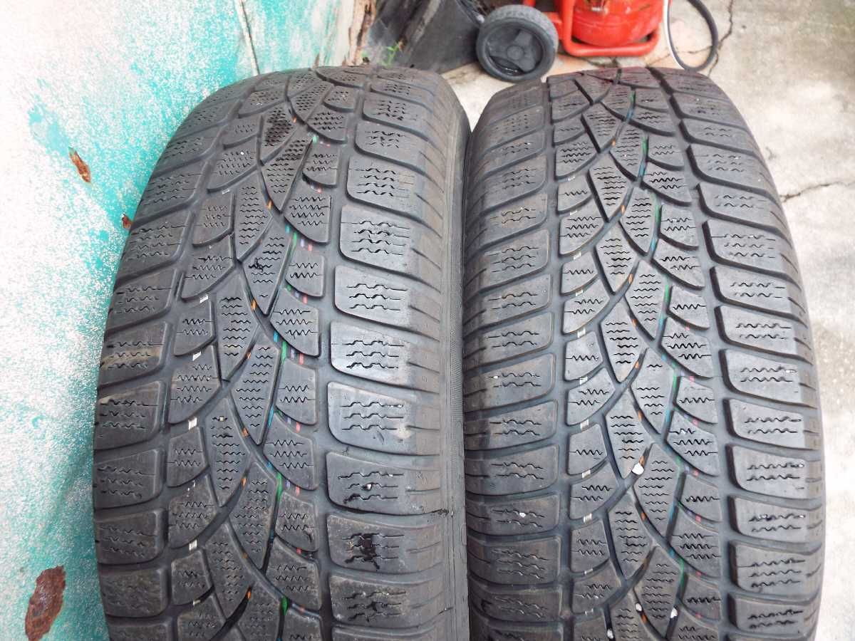 vand 2 anvelope de iarna 215/60/17C dunlop pret 400ron ambele