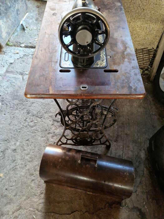 Singer - стара шевна машина (антика)