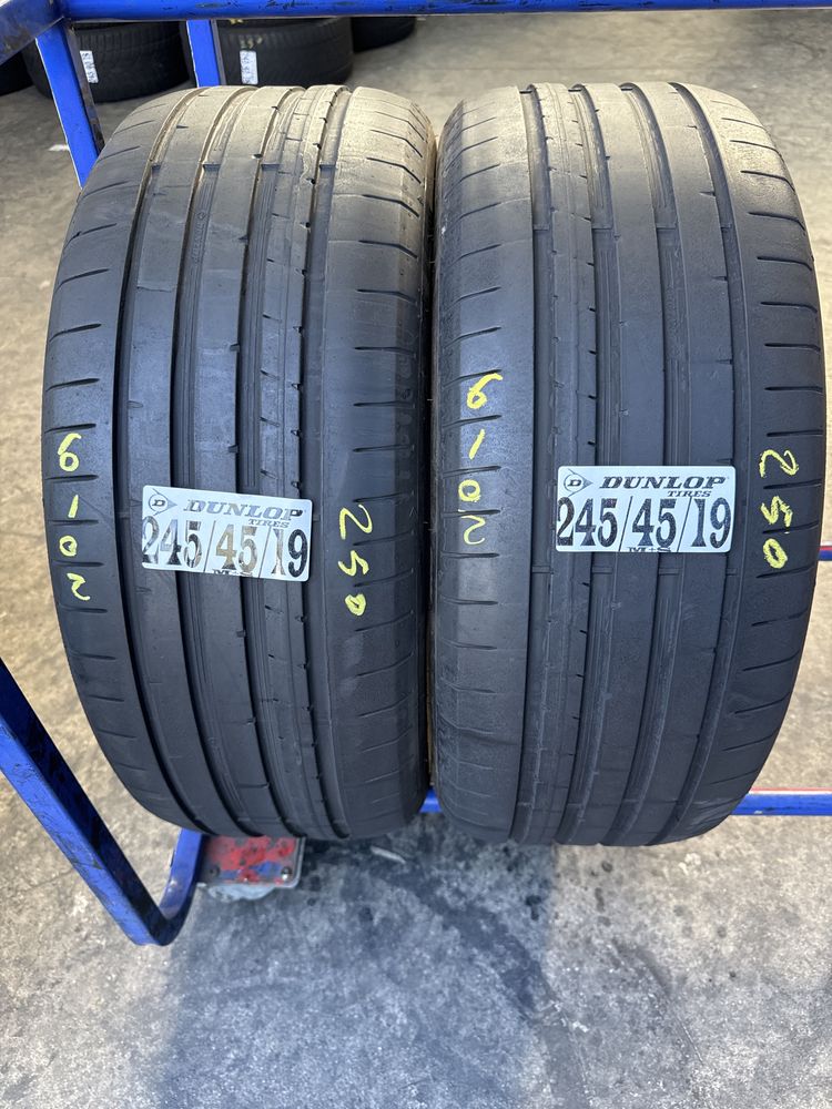 245/45/19 Dunlop