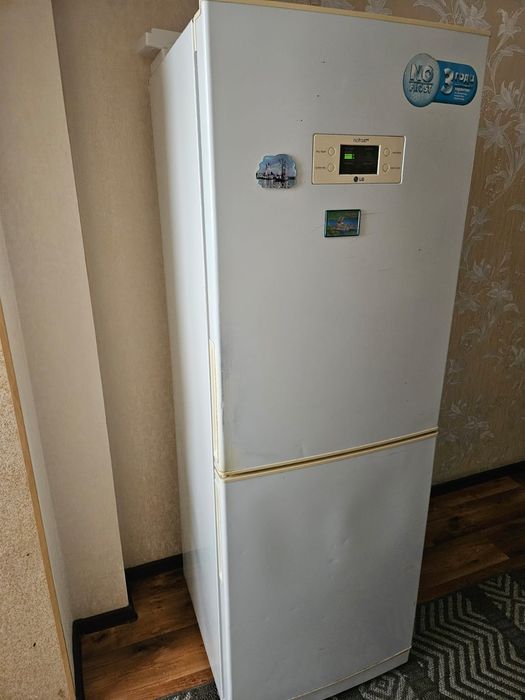Холодильник марки LG