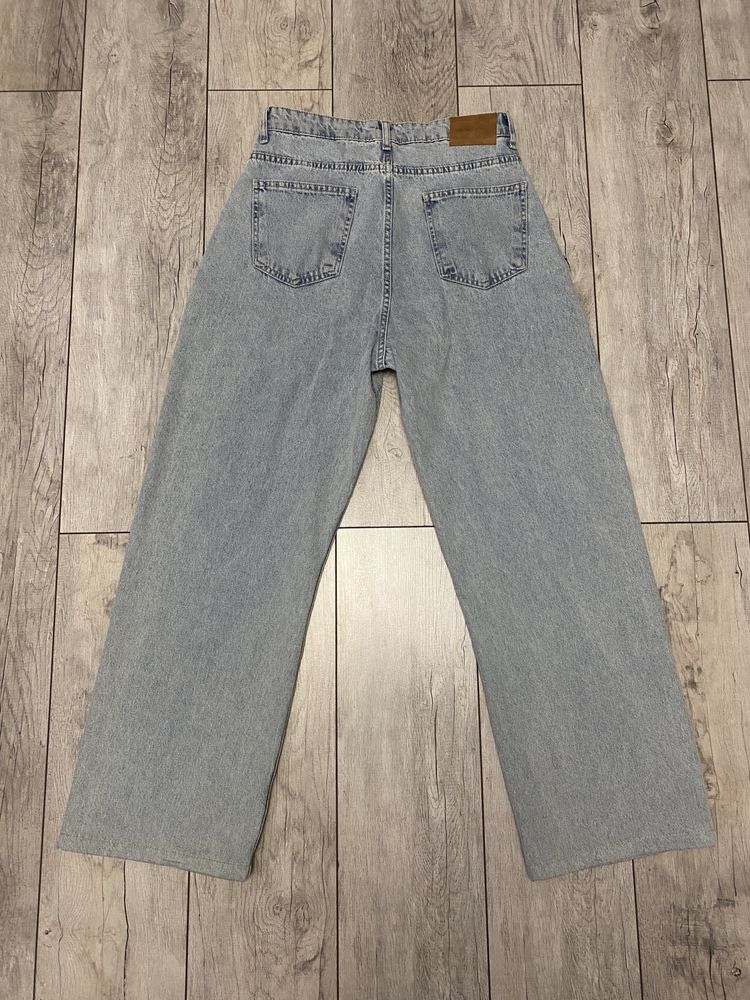 Новые широкие джинсы